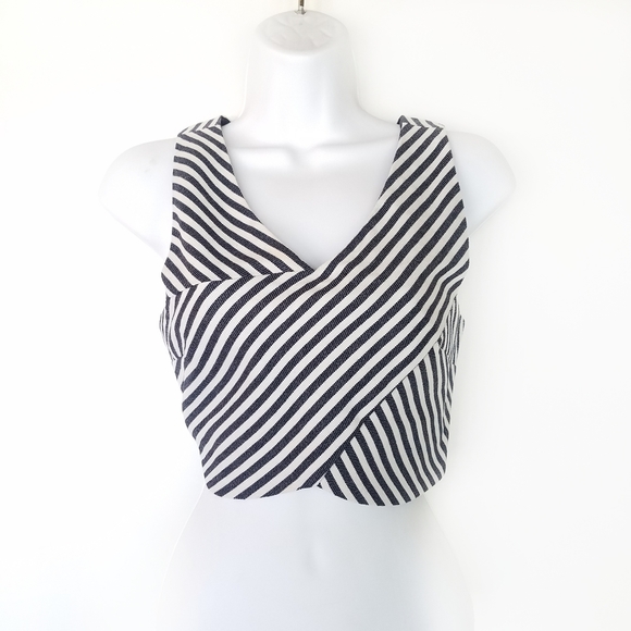 FOREVER 21 Sleeveless Striped V-neck crisscross Crop top Size Small - Picture 2 of 10